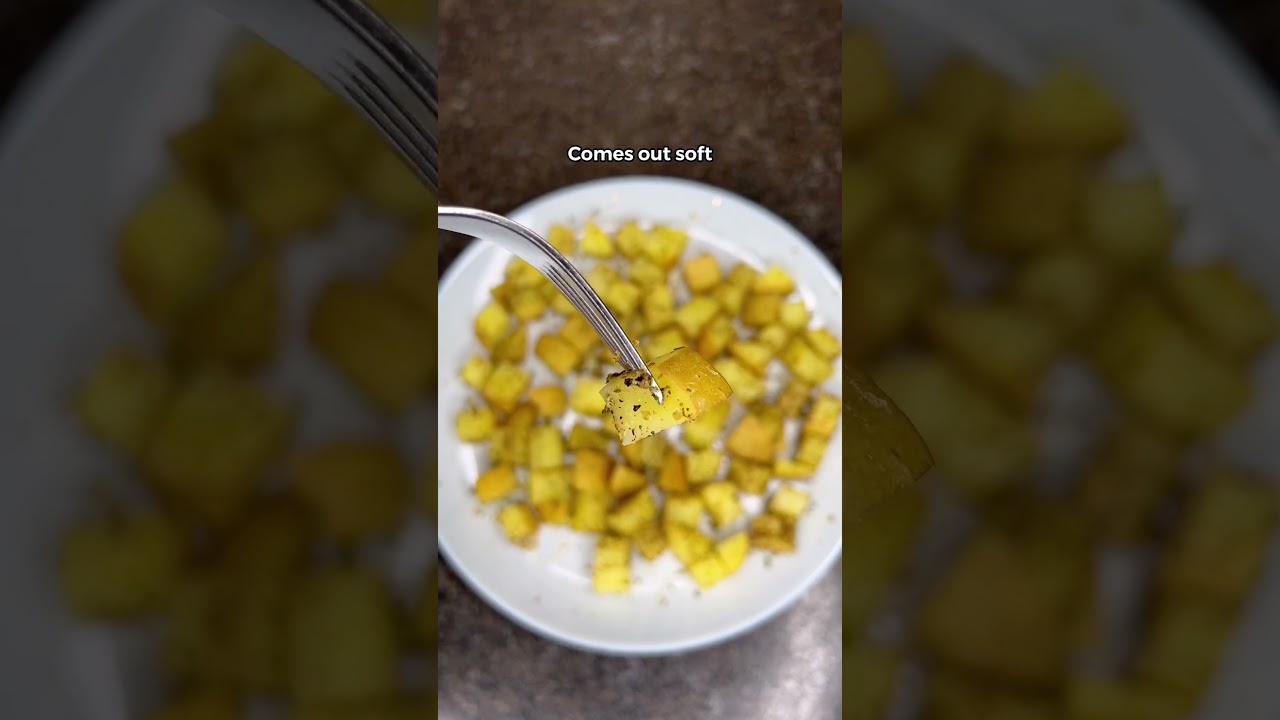 Quick & Easy Breakfast Crispy Potatoes & Scrambled Eggs